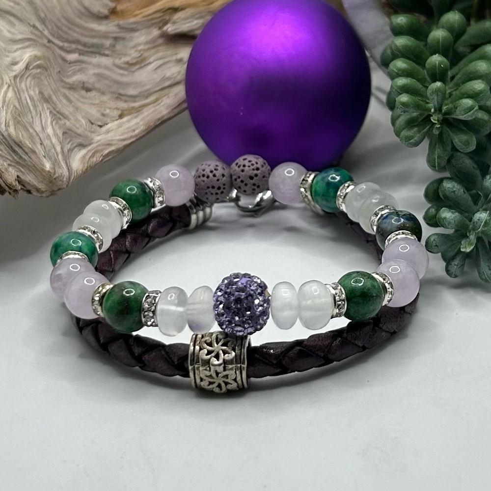 Elegant Semiprecious Bead Bracelet with Purple Leather Bracelet